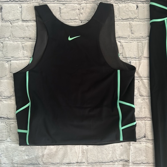 Women’s Nike Pro set size smalll Never worn - Picture 4 of 8
